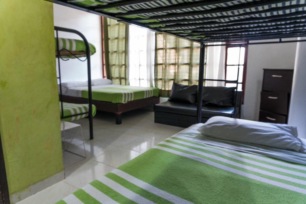 Lleras Park Hostal *